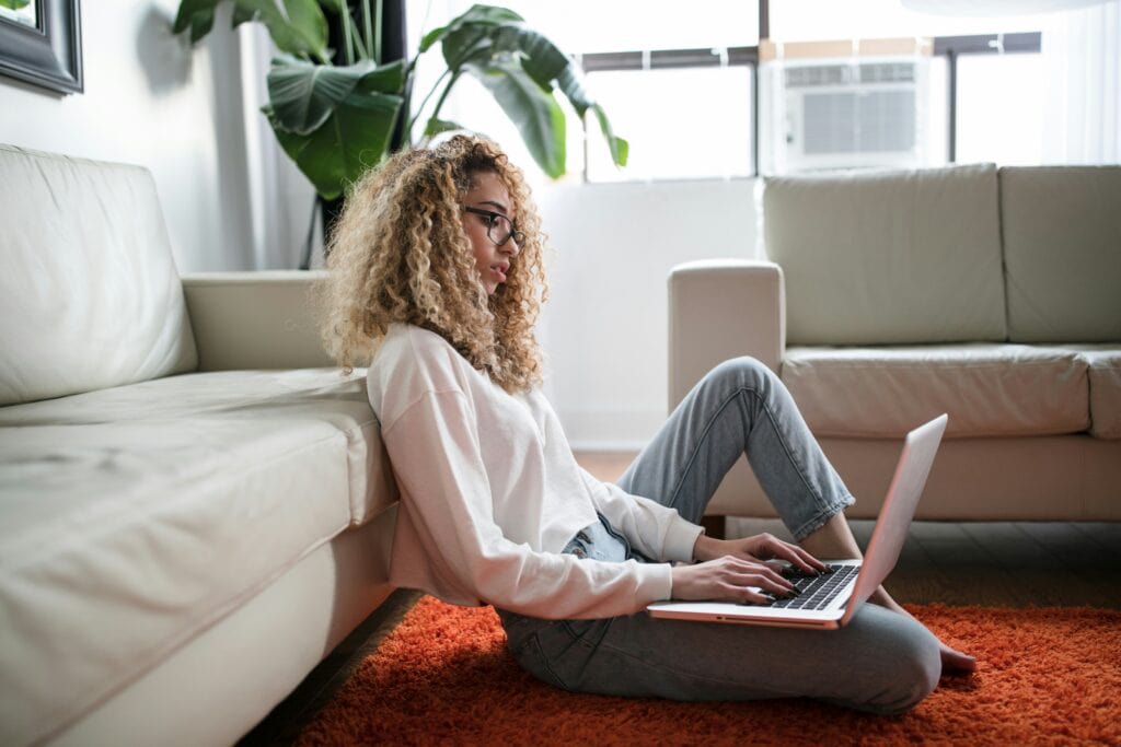 girl on her computer cipa tracking